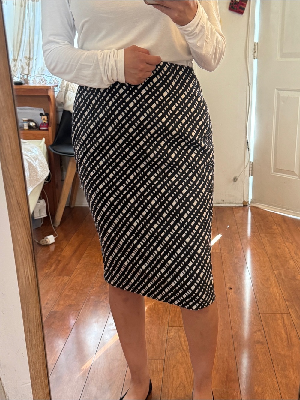 Express Black & White Diagonal Pattern Pencil Skirt